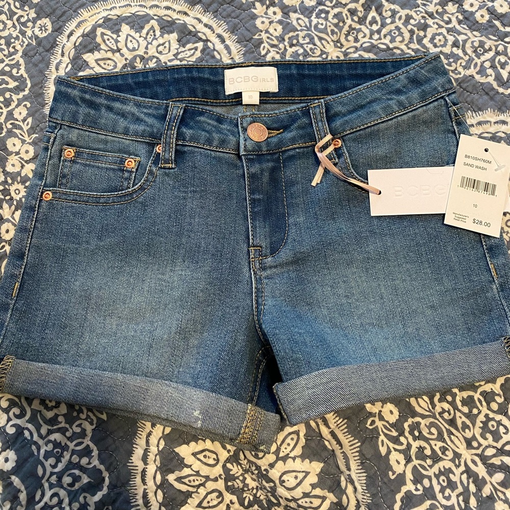 BCBG Stretch Denim Roll Cuff Short